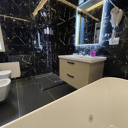 15 - Center 3* Tirana