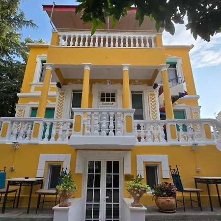Hotel 15 - Center 4*