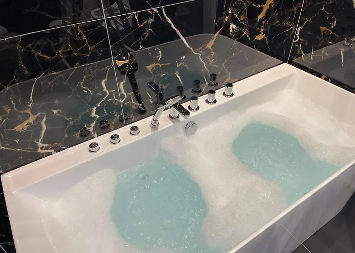 Hotel 15 - Center 4*