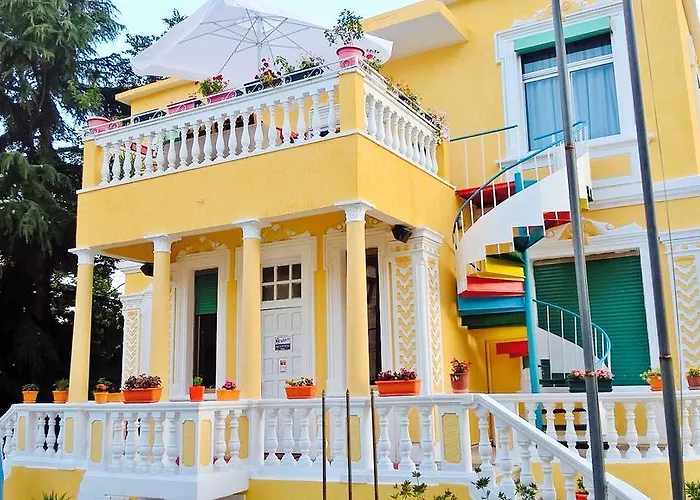 Hotel 15 - Center 4*