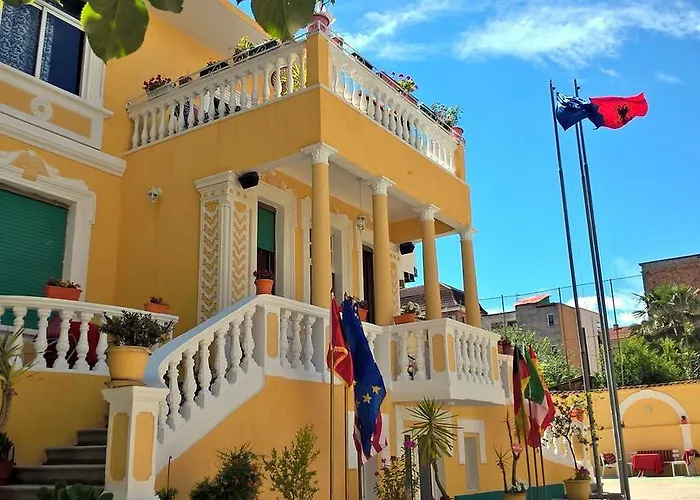 15 - Center Hotel 4*