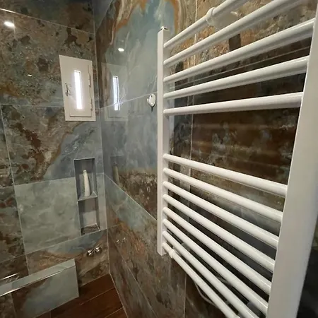 Hotel 15 - Center 4*