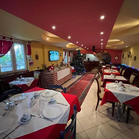 15 - Center 3* Tirana