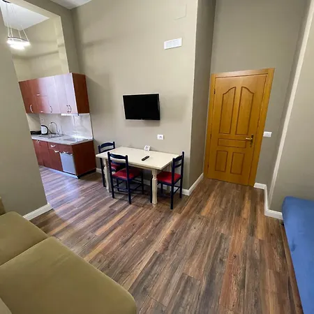 Hotel 15 - Center 4*