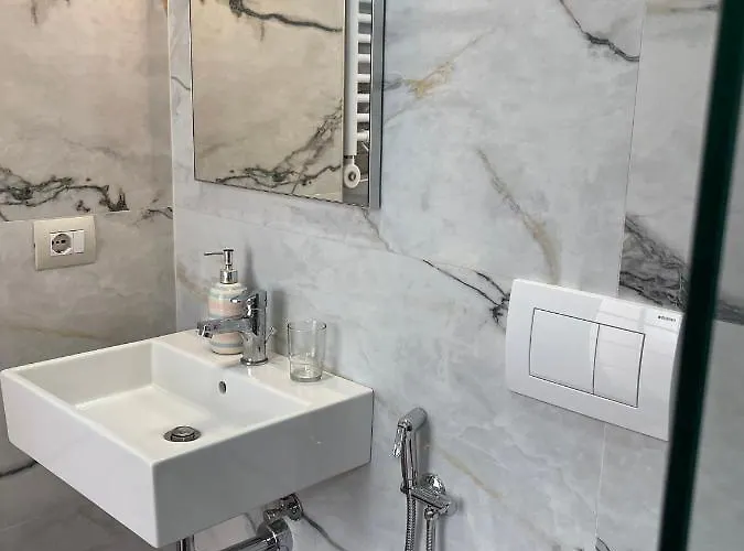 Hotel 15 - Center 4*