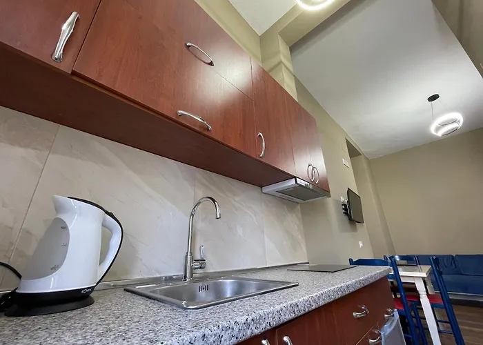 15 - Center Τίρανα