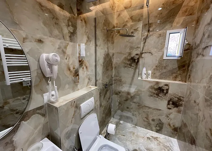 Hotel 15 - Center 3*